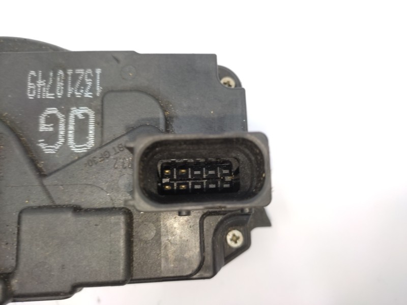 Cerradura Puerta Delantera Derecha 13218749  - Opel Zafira B 1.6 16v 2