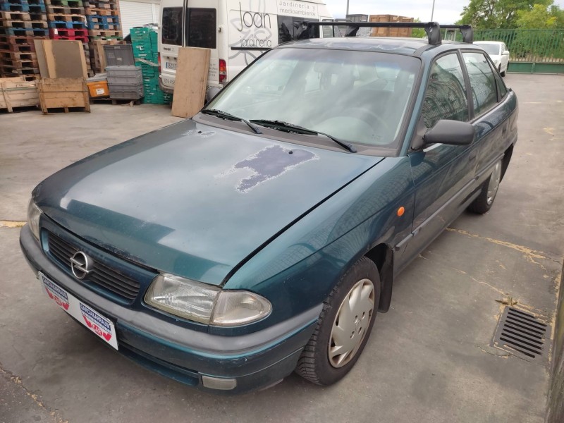 opel astra f berlina del año 1997