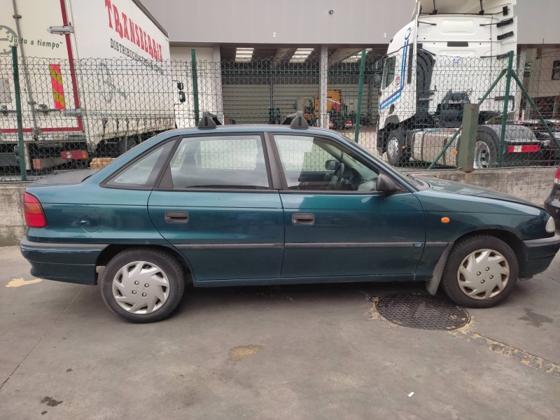opel astra f berlina del año 1997