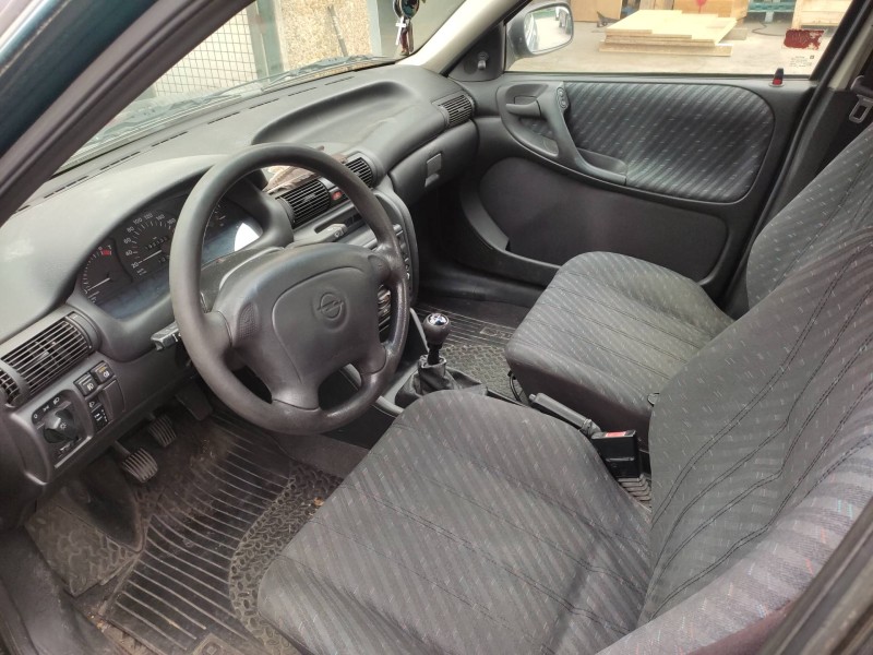 opel astra f berlina del año 1997