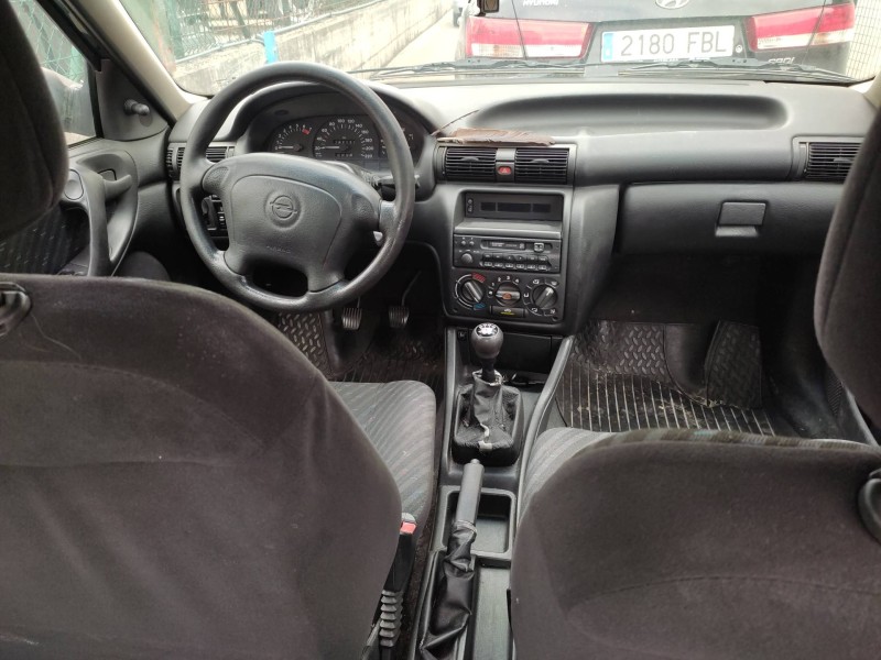 opel astra f berlina del año 1997