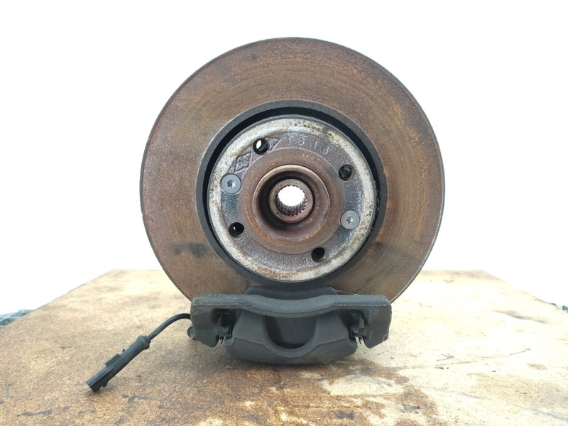 Mangueta Delantera Derecha 8200345945  - Renault Grand Modus 1.5 Dci Diesel Cat 4