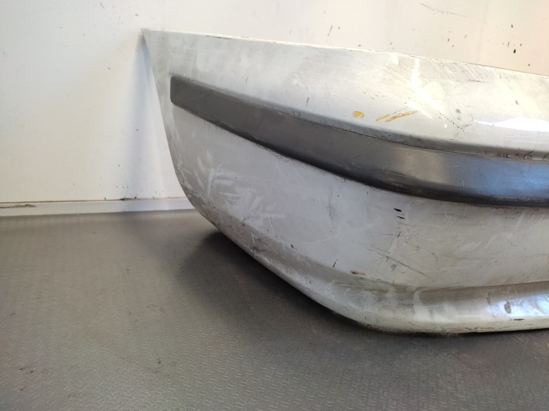 Paragolpes Trasero 90331856  - Opel Calibra Básico 2