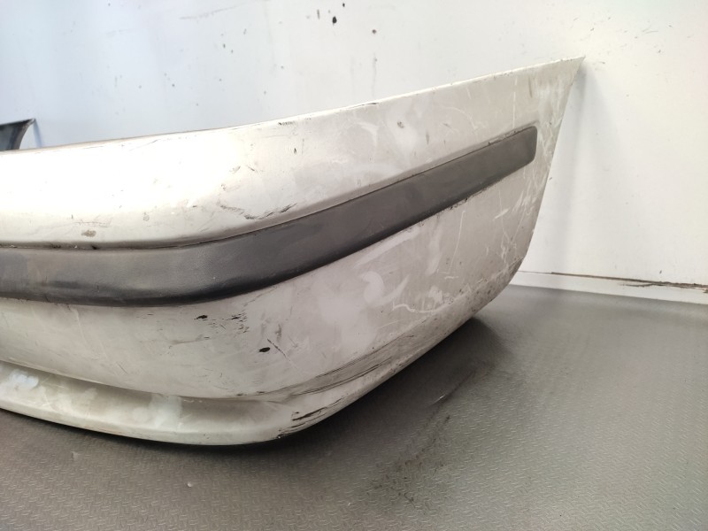 Paragolpes Trasero 90331856  - Opel Calibra Básico 3