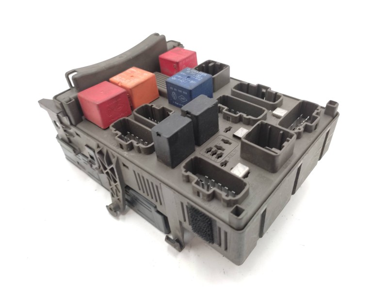 Caja Reles / Fusibles 8200367253 8200346814 8200283817  - Renault Laguna Ii (bg0) Authentique 2