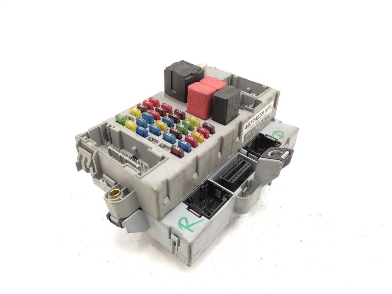 Caja Reles / Fusibles 46774358  - Lancia Musa (184) 1.4 16v Oro 2