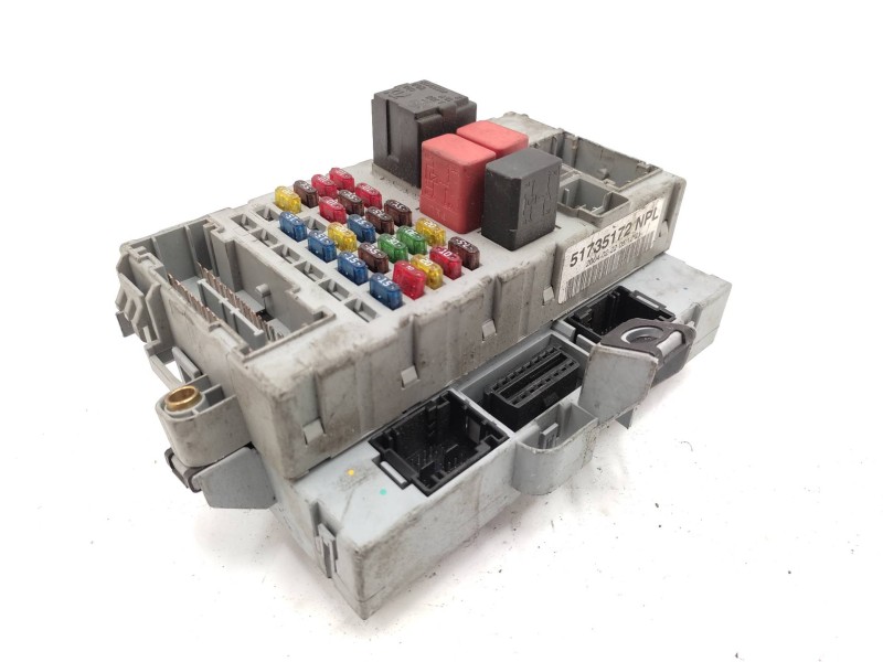 Recambio de caja reles / fusibles para fiat doblo (119) 1.9 jtd sx referencia OEM IAM 51735172  