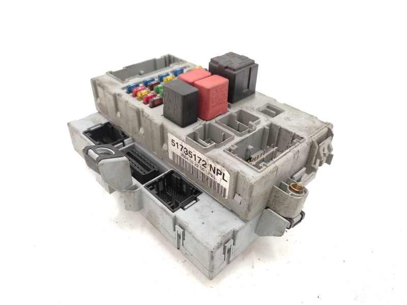 Caja Reles / Fusibles 51735172  - Fiat Doblo (119) 1.9 Jtd Sx 8