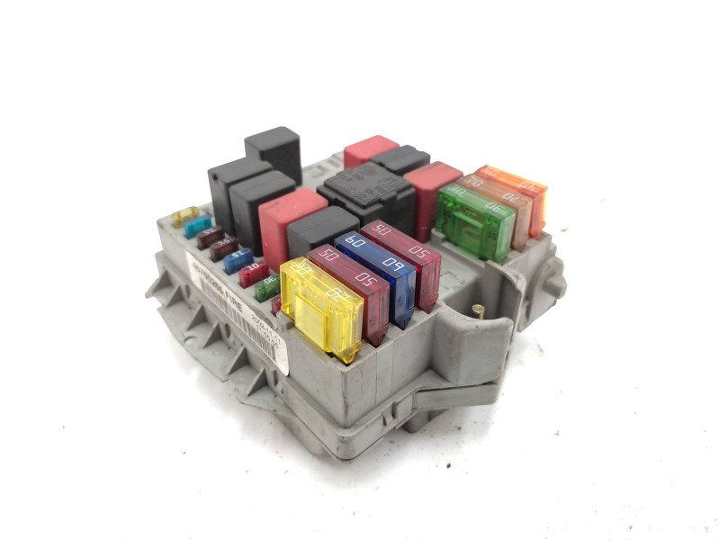 Caja Reles / Fusibles 46760255  - Fiat Punto Berlina (188) 1.2 16v Dynamic 2
