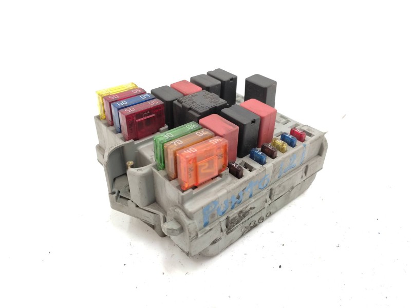 Caja Reles / Fusibles 46760255  - Fiat Punto Berlina (188) 1.2 16v Dynamic 3