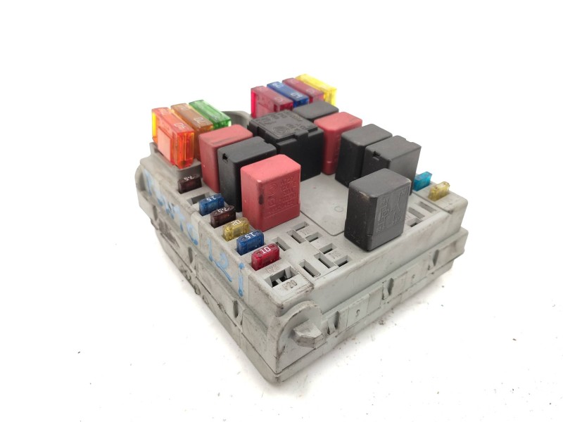 Caja Reles / Fusibles 46760255  - Fiat Punto Berlina (188) 1.2 16v Dynamic 6