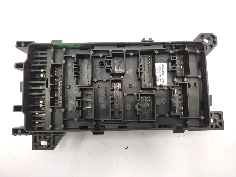 Caja Reles / Fusibles 0k53h66760  - Kia Carnival Ii 2.9 Cdri Ex 3
