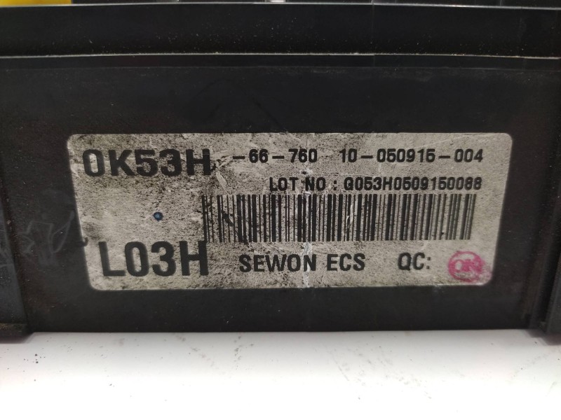 Caja Reles / Fusibles 0k53h66760  - Kia Carnival Ii 2.9 Cdri Ex 4