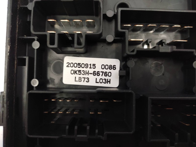Caja Reles / Fusibles 0k53h66760  - Kia Carnival Ii 2.9 Cdri Ex 5