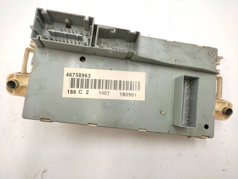 Caja Reles / Fusibles 46758963  - Fiat Punto (evo) (199) Mylife 9