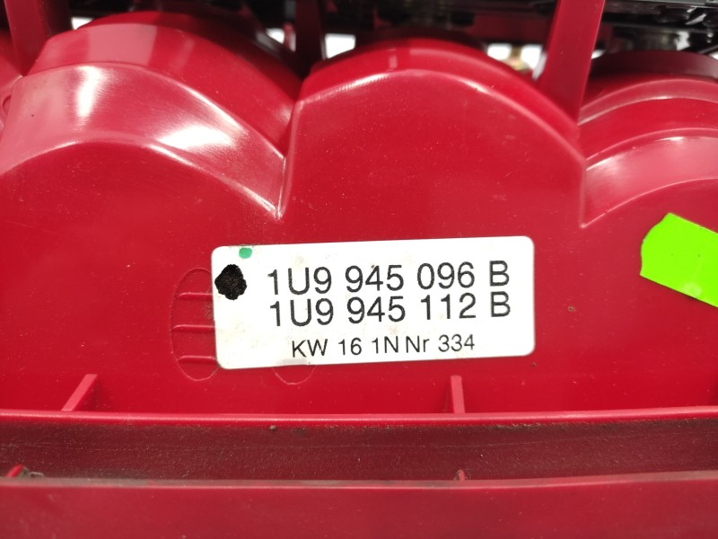 Piloto Trasero Derecho 1u9945096b 1u9945112b  - Skoda Octavia Combi (1u5) 1.9 Tdi 3