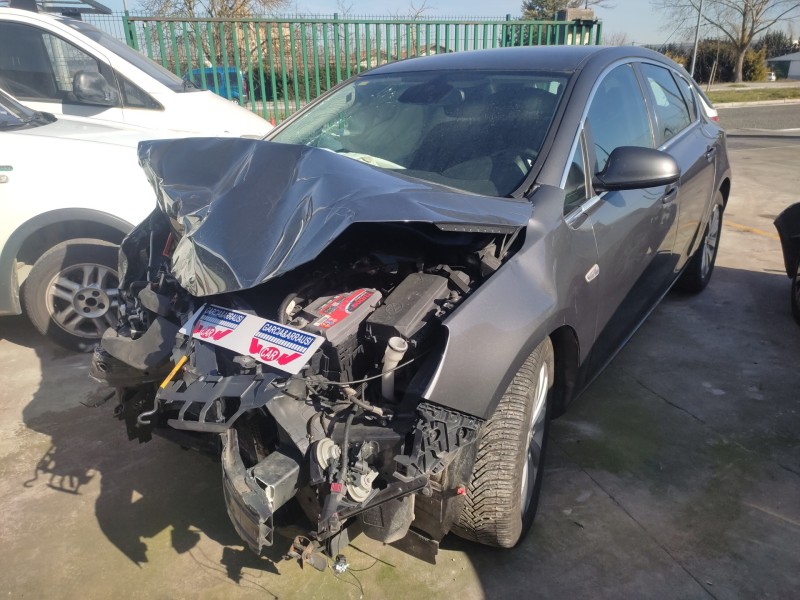 opel astra j lim. del año 2011