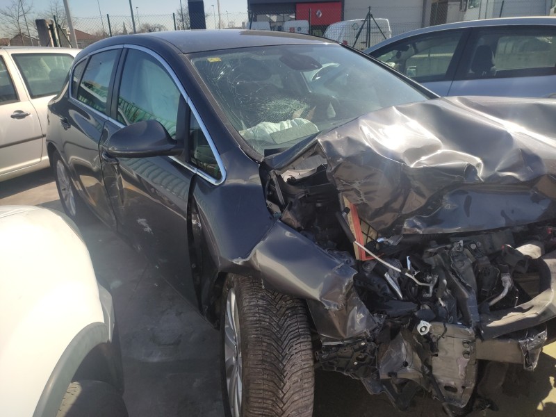 opel astra j lim. del año 2011