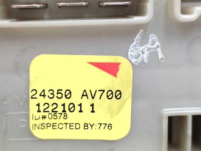 Caja Reles / Fusibles 24350av700  - Nissan Primera Berlina (p12) 2.0 16v Cat 6