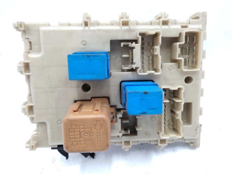 Caja Reles / Fusibles 24350av700  - Nissan Primera Berlina (p12) 2.0 16v Cat 7