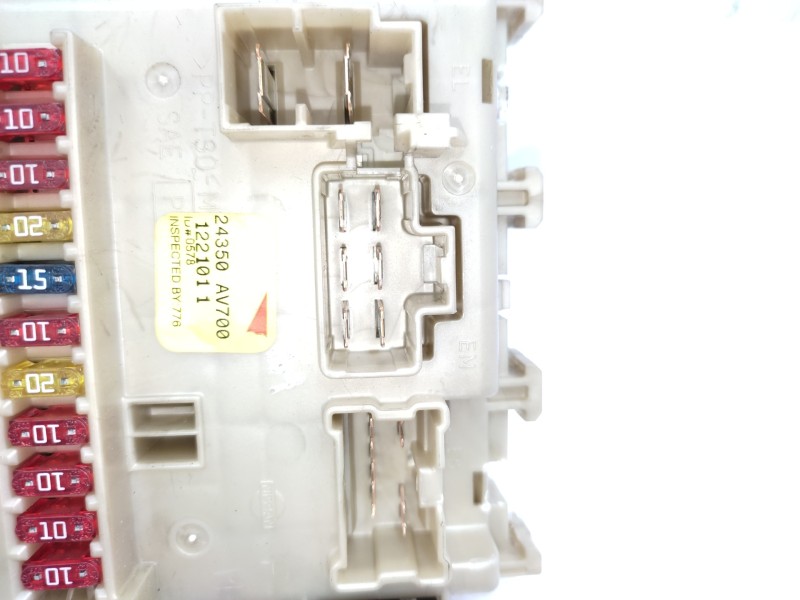Caja Reles / Fusibles 24350av700  - Nissan Primera Berlina (p12) 2.0 16v Cat 8