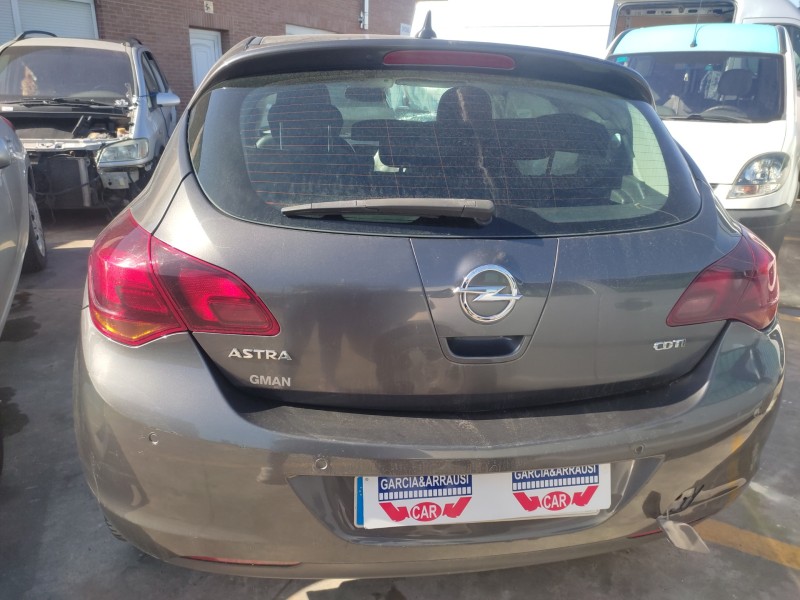 opel astra j lim. del año 2011