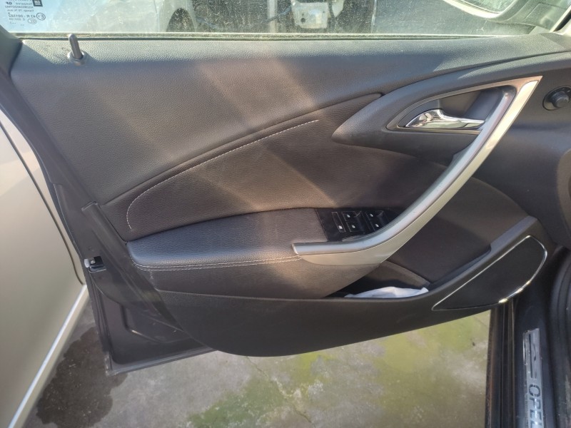 opel astra j lim. del año 2011