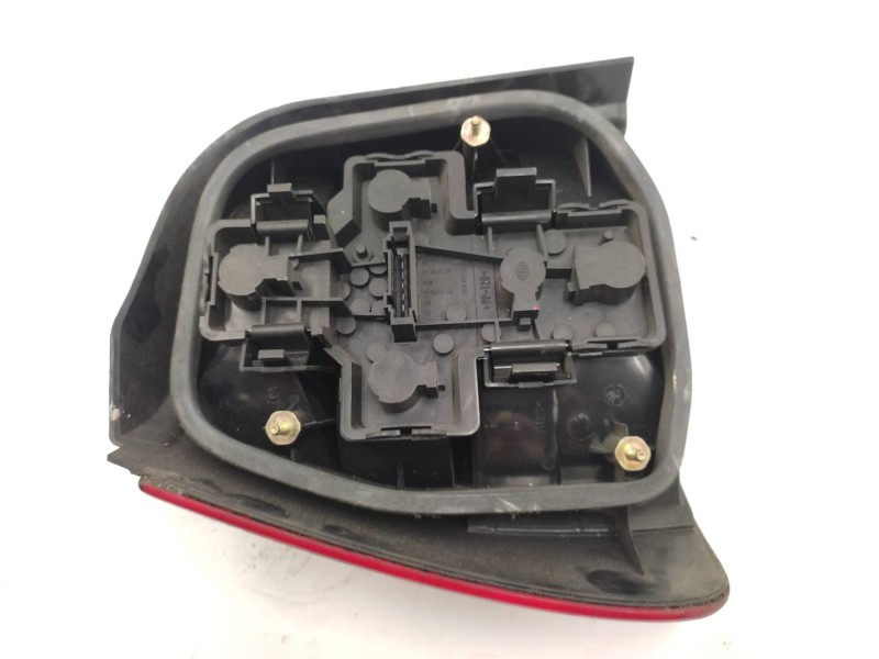 Piloto Trasero Derecho 24621701  - Skoda Felicia Combi ( 795) 1.3 2
