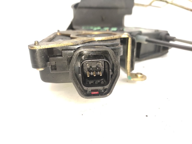 Cerradura Puerta Delantera Derecha 813201e220  - Hyundai Accent (mc) Gl 3