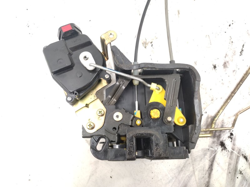 Cerradura Puerta Delantera Derecha 813201e220  - Hyundai Accent (mc) Gl 4