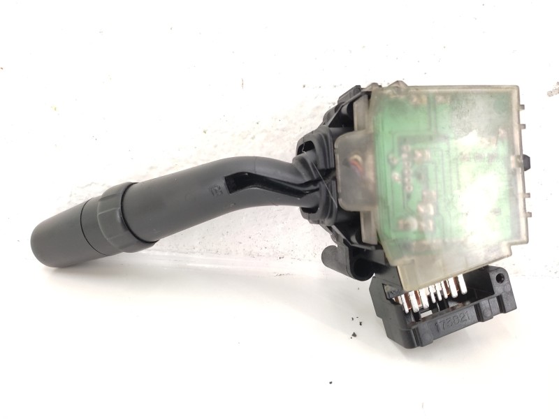 Mando Limpia 8465205170  - Toyota Avensis Wagon (t25) 2.0 D-4d Executive 3