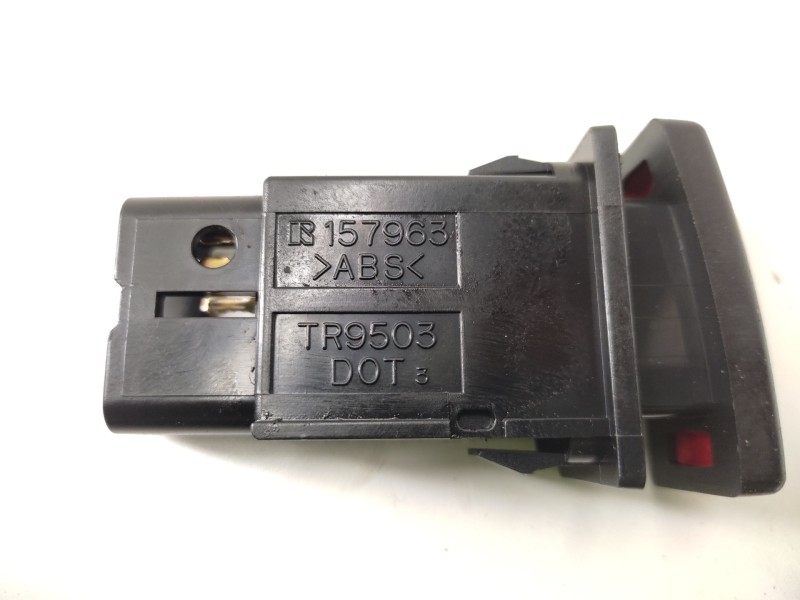 Warning 8433205050 157963  - Toyota Avensis Wagon (t25) 2.0 D-4d Executive 6