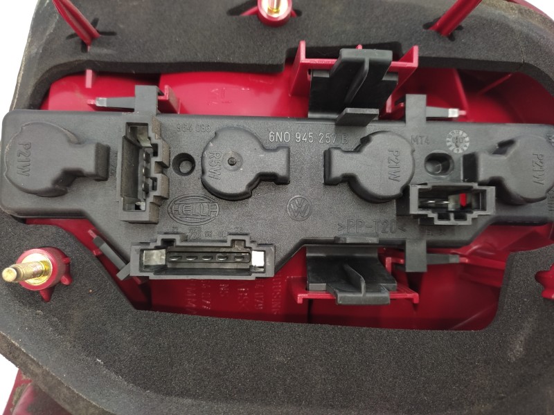 Piloto Trasero Izquierdo 6n0945257b  - Volkswagen Polo Berlina (6n2) 1.0 2