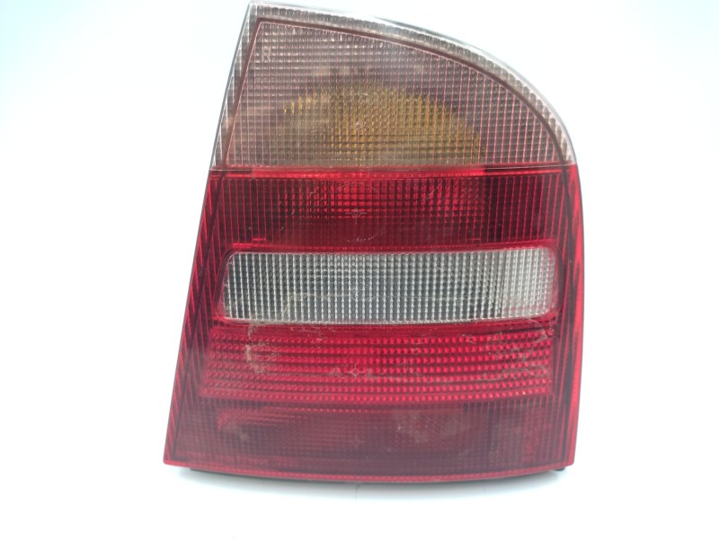 Recambio de piloto trasero derecho para skoda octavia berlina (1u2) 1.6 referencia OEM IAM 1U6945112 1U6945096  