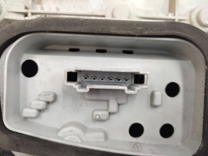 Piloto Trasero Derecho 6q6945112a 6q6945096b  - Volkswagen Polo (9n1) 1.4 16v 2