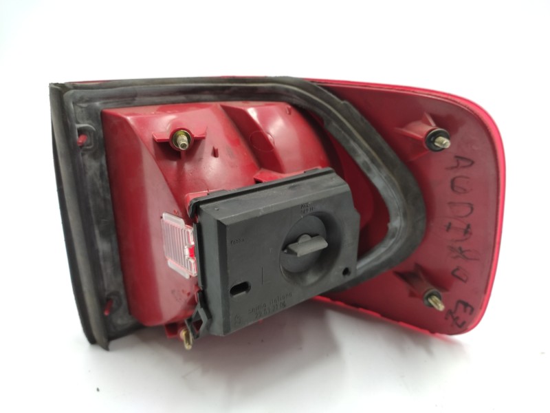 Piloto Trasero Izquierdo 296321  - Audi 80 (82/83/84) 1.3 5