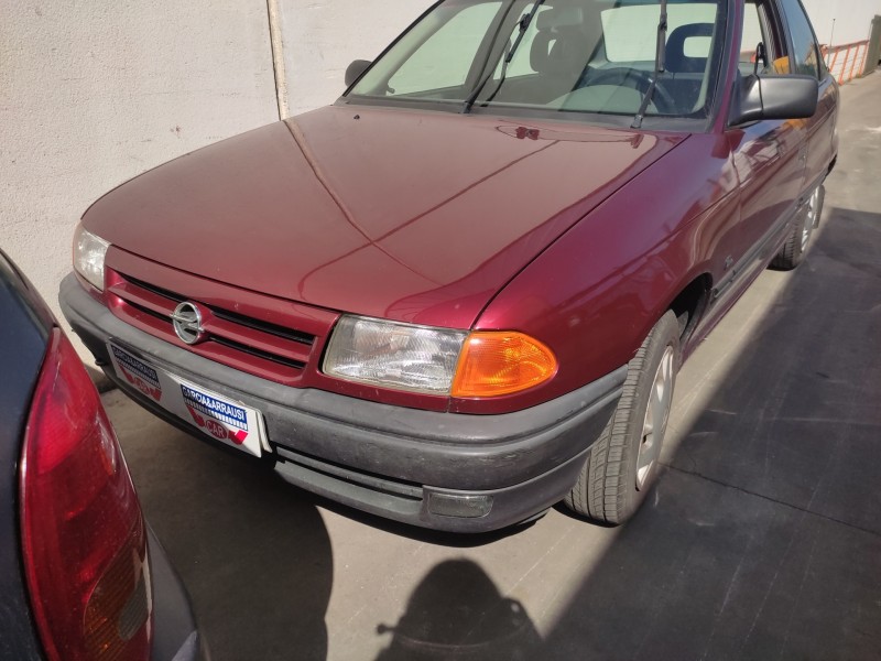 opel astra f berlina del año 1993