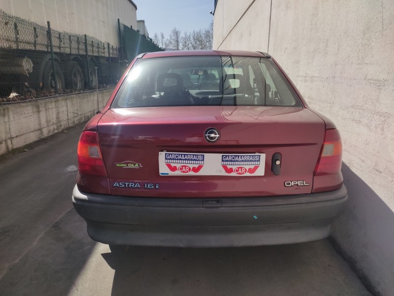 opel astra f berlina del año 1993