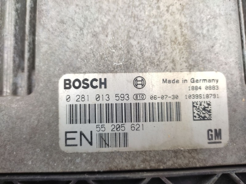 Centralita Motor Uce 55205621 0281013593 - Opel Zafira / Zafira Family B (a05) 1.9 Cdti (m75) 3