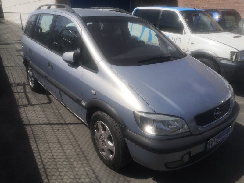 opel zafira a del año 2000