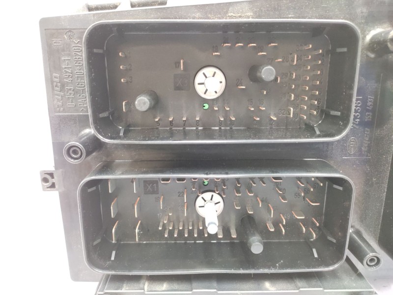 Caja Reles / Fusibles 13250231  - Opel Astra H Ber. 1.6 16v 4
