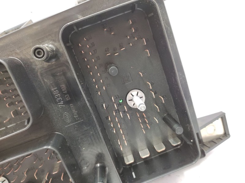 Caja Reles / Fusibles 13250231  - Opel Astra H Ber. 1.6 16v 5