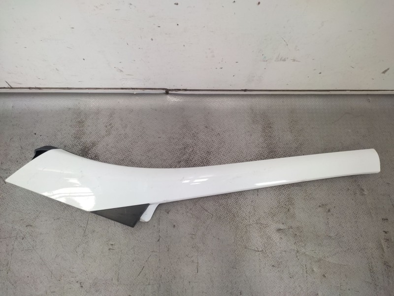Recambio de molduras delanteras para renault scenic iii grand dynamique referencia OEM IAM 768351859R 768350901R 