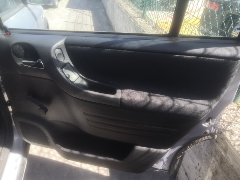 opel zafira a del año 2000