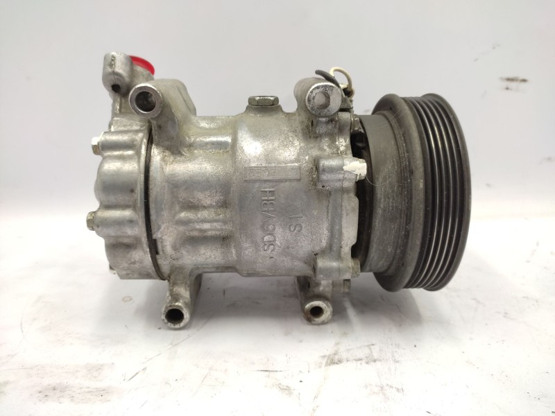 Recambio de compresor aire acondicionado para renault clio ii (bb_, cb_) 1.5 dci (b/cb08) referencia OEM IAM   