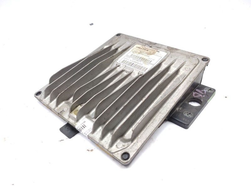 Recambio de centralita motor uce para renault clio ii (bb_, cb_) 1.5 dci (b/cb08) referencia OEM IAM   