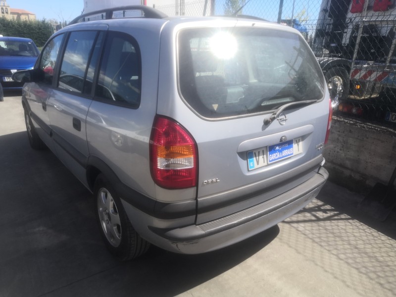 opel zafira a del año 2000