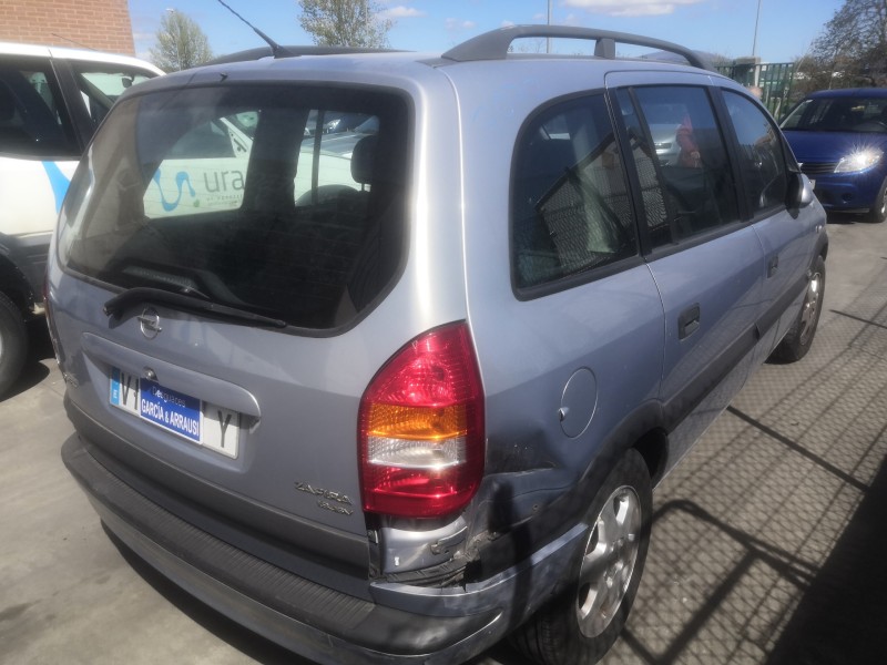 opel zafira a del año 2000