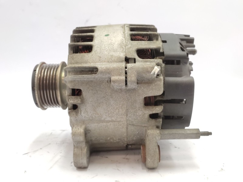 Recambio de alternador para seat leon (1p1) 1.6 tdi referencia OEM IAM   