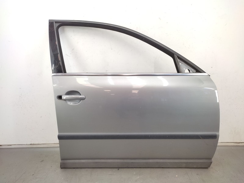 Recambio de puerta delantera derecha para volkswagen passat b5.5 (3b3) 1.9 tdi referencia OEM IAM  3B4831052BE 